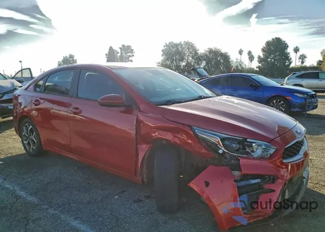2021 Kia Forte Fe z USA, uszkodzony, nr VIN 3KPF24AD4ME286865